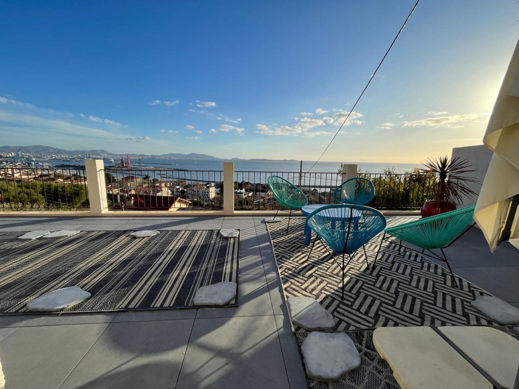 Superbe Terrasse Avec Vue Panoramique Sur La Mer Marseille Ngoại thất bức ảnh