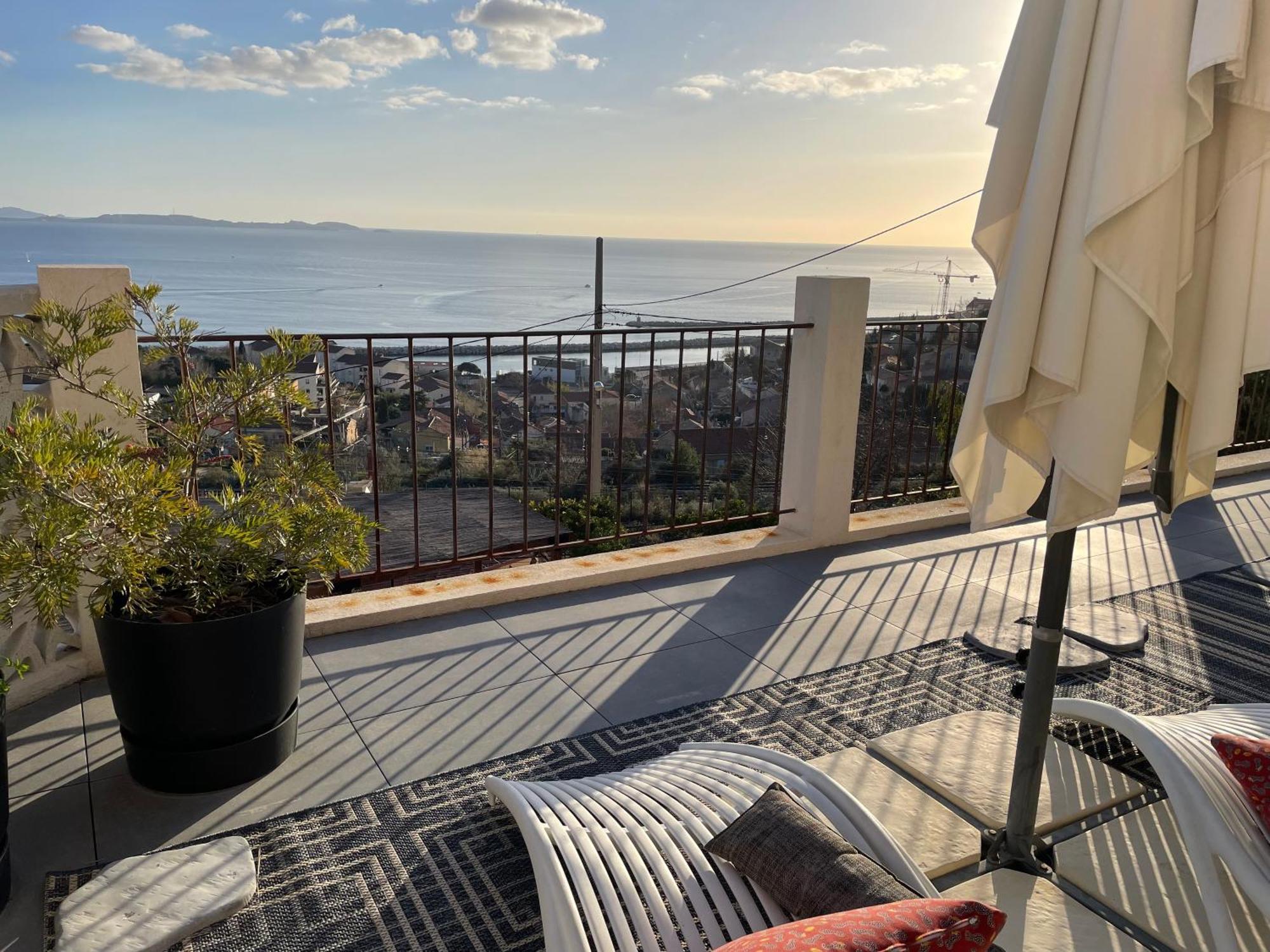 Superbe Terrasse Avec Vue Panoramique Sur La Mer Marseille Ngoại thất bức ảnh