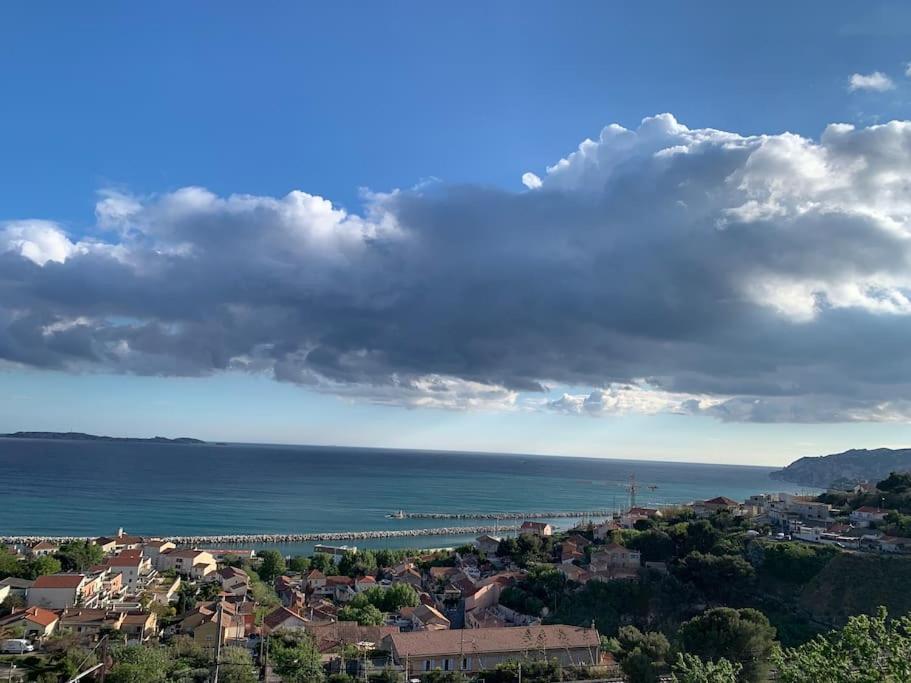 Superbe Terrasse Avec Vue Panoramique Sur La Mer Marseille Ngoại thất bức ảnh